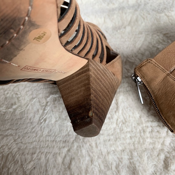 Vince Camuto Peep toe booties heels size 7 tan - Picture 6 of 8